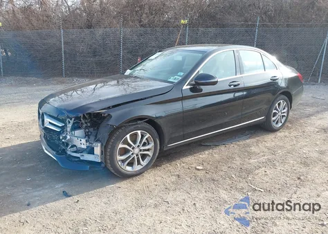 2016 Mercedes-Benz C 300 4Matic из США, поврежденный, VIN 55SWF4KB7GU100282